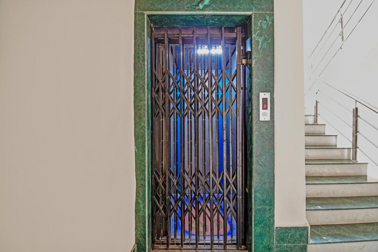 Capital O Kabita Guest House Near Acropolis Mall Kolkata Exterior photo
