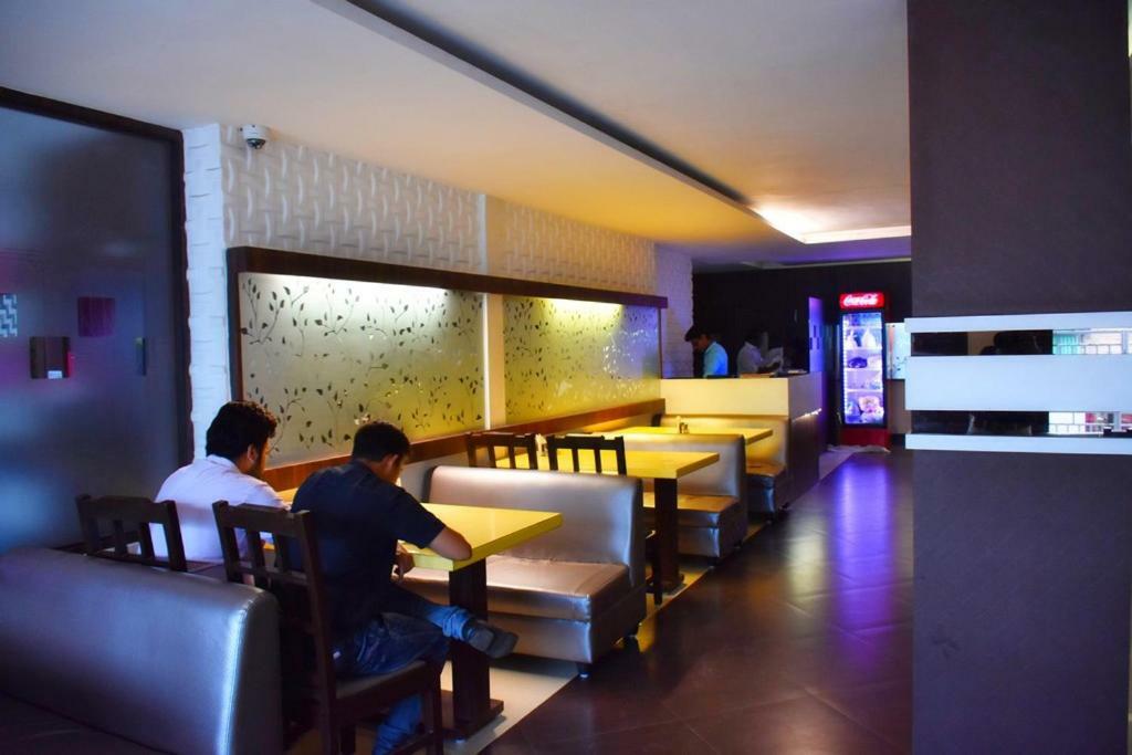 Capital O Kabita Guest House Near Acropolis Mall Kolkata Exterior photo